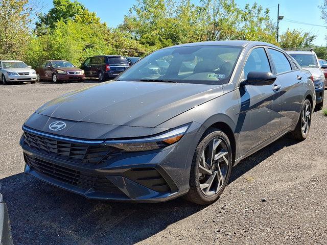 used 2025 Hyundai Elantra car