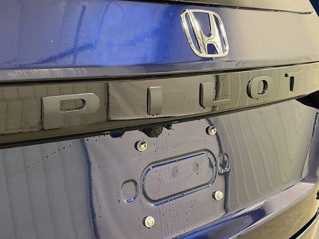 new 2025 Honda Pilot car, priced at $41,895