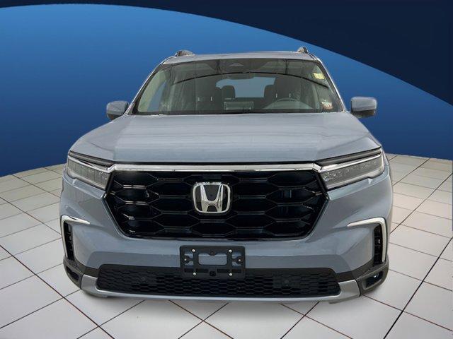 new 2025 Honda Pilot car, priced at $49,450