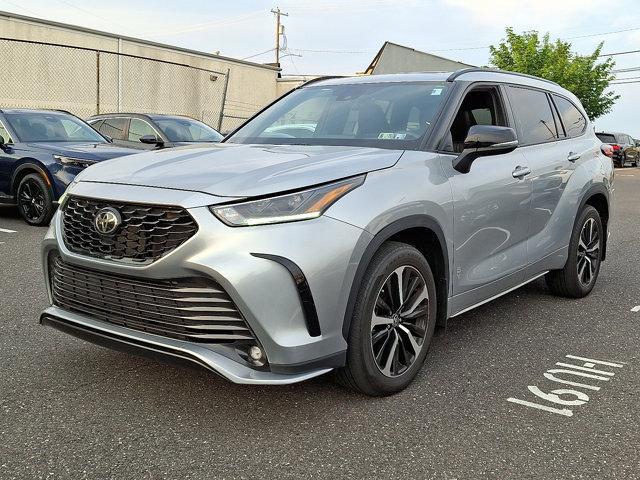 used 2021 Toyota Highlander car, priced at $34,995