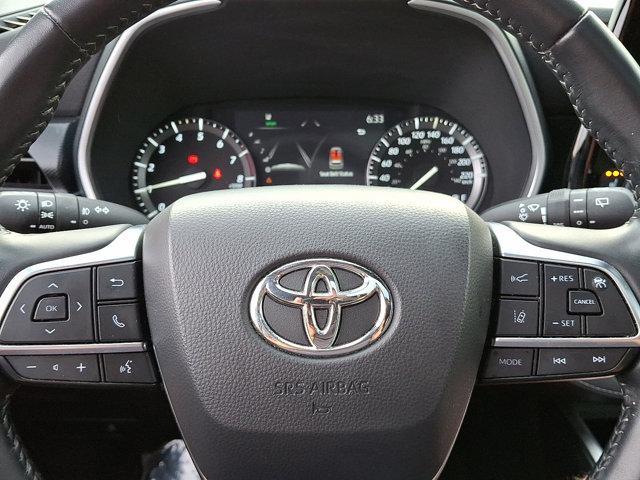 used 2021 Toyota Highlander car, priced at $34,995
