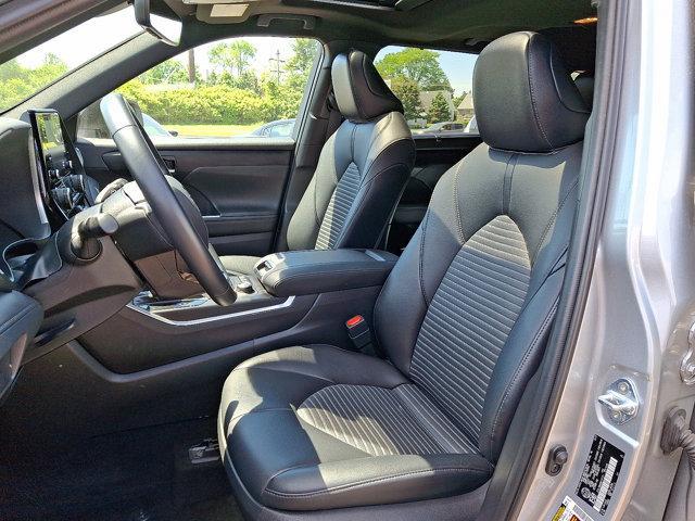 used 2021 Toyota Highlander car, priced at $35,495