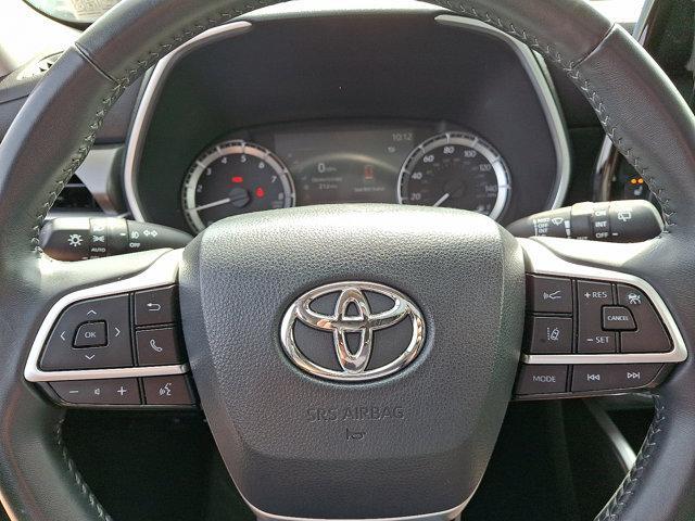 used 2023 Toyota Highlander car