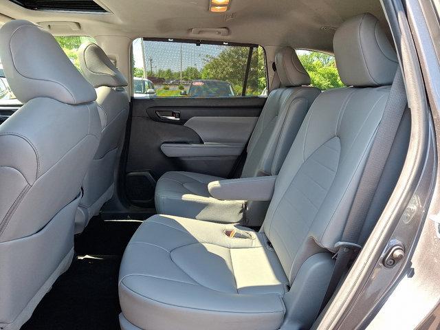 used 2022 Toyota Highlander car, priced at $31,967