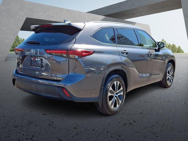 used 2022 Toyota Highlander car, priced at $31,967