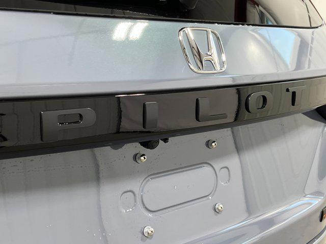 new 2025 Honda Pilot car, priced at $48,764