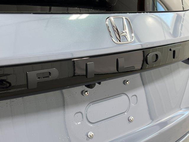 new 2025 Honda Pilot car, priced at $48,650