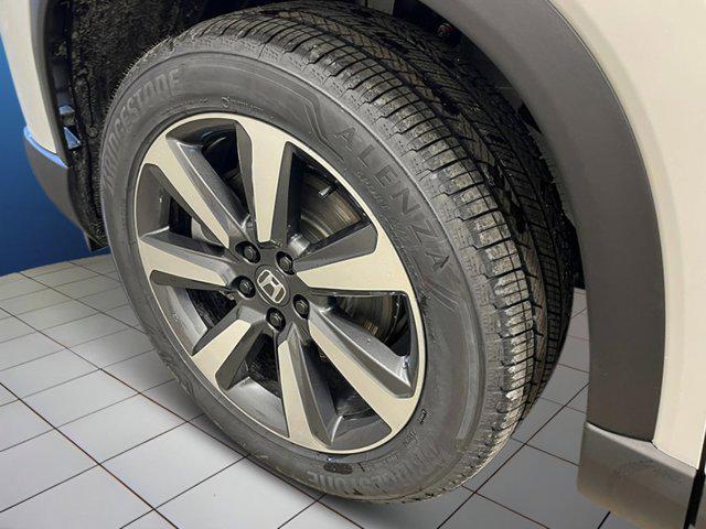 new 2025 Honda Pilot car, priced at $48,208