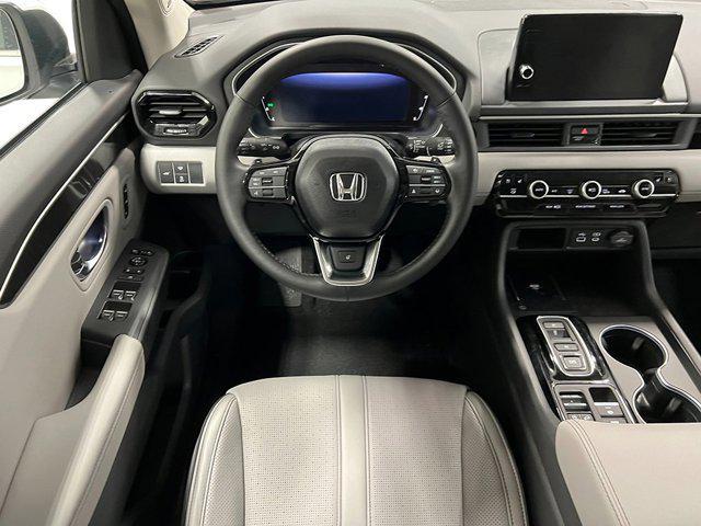 new 2025 Honda Pilot car, priced at $50,857
