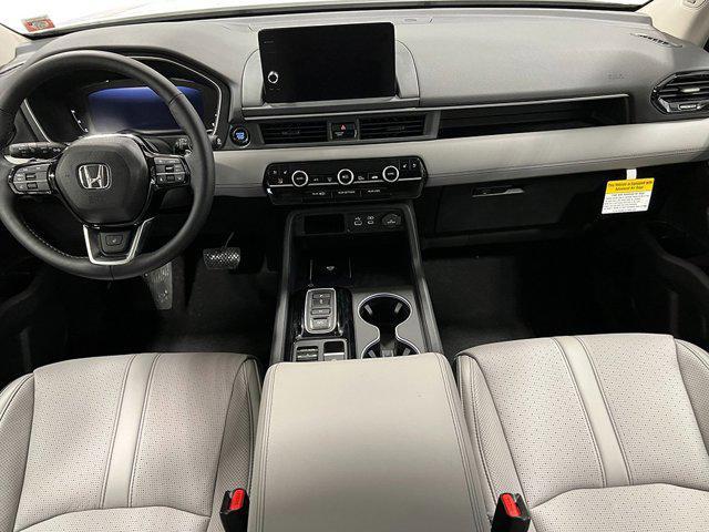 new 2025 Honda Pilot car, priced at $50,857
