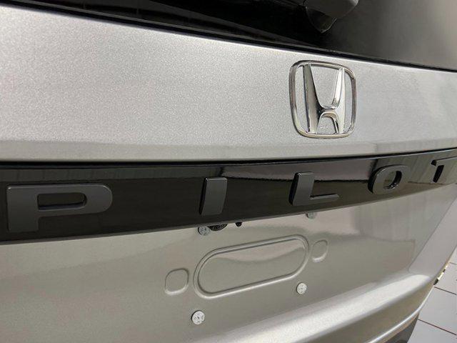 new 2025 Honda Pilot car, priced at $50,857