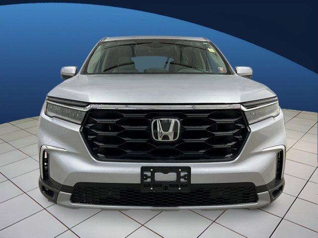 new 2025 Honda Pilot car, priced at $44,395