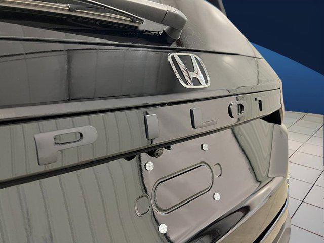new 2025 Honda Pilot car, priced at $50,727