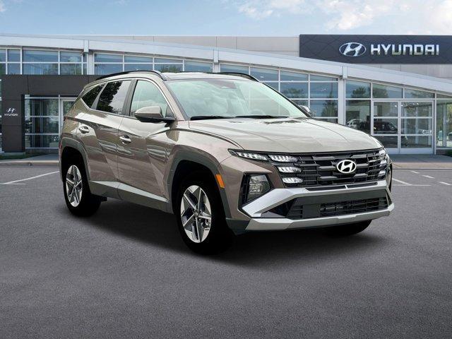 new 2025 Hyundai TUCSON Hybrid car, priced at $37,553