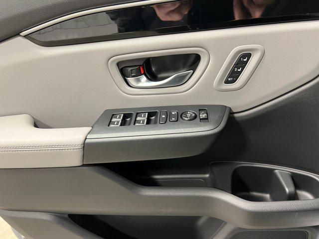 new 2025 Honda Pilot car, priced at $45,200