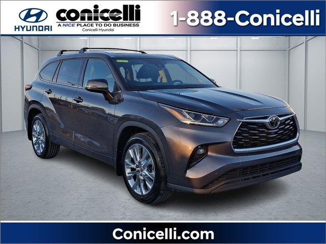 used 2022 Toyota Highlander car, priced at $38,955