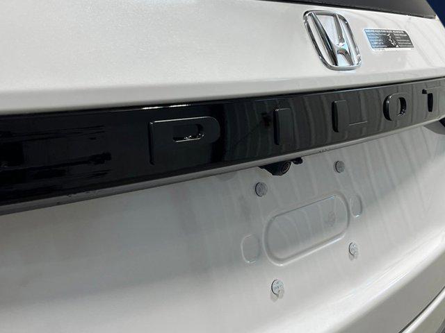 new 2025 Honda Pilot car, priced at $49,716