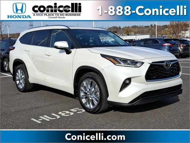 used 2020 Toyota Highlander car, priced at $34,995