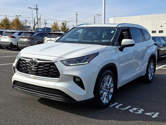 used 2020 Toyota Highlander car, priced at $34,995