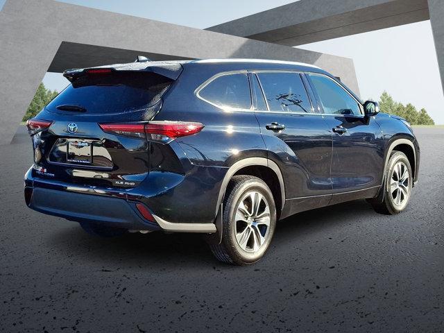 used 2021 Toyota Highlander car, priced at $32,888