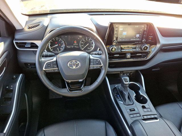 used 2021 Toyota Highlander car, priced at $32,888