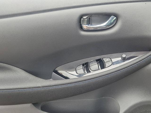 new 2025 Nissan Leaf car