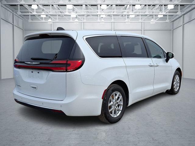 used 2023 Chrysler Pacifica car, priced at $24,967