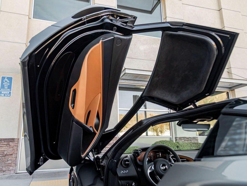 new 2026 McLaren 750S car, priced at $412,450