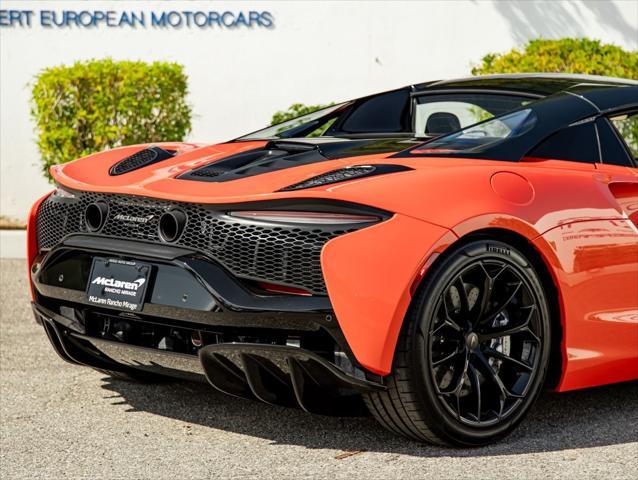 new 2025 McLaren Artura car, priced at $345,118