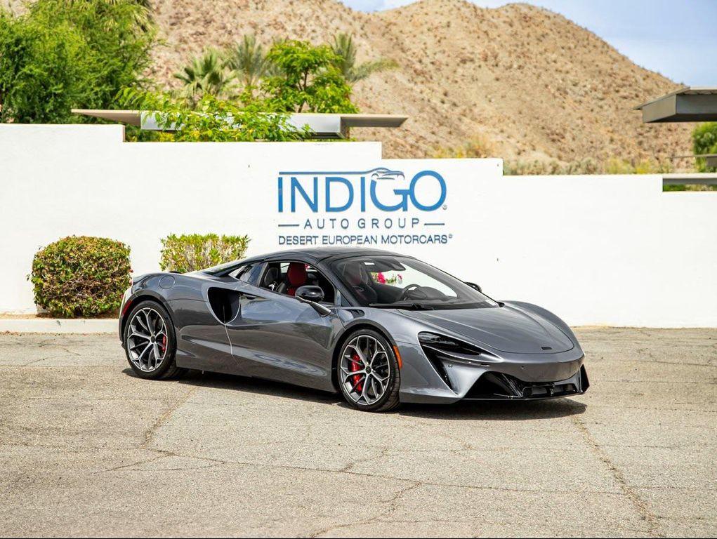 new 2025 McLaren Artura car, priced at $322,508