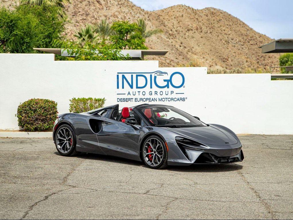 new 2025 McLaren Artura car, priced at $322,508