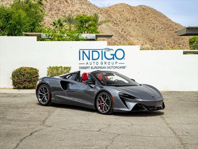 new 2025 McLaren Artura car, priced at $322,508
