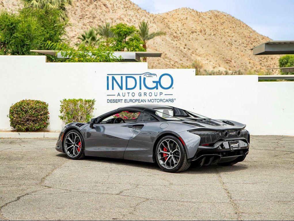 new 2025 McLaren Artura car, priced at $322,508