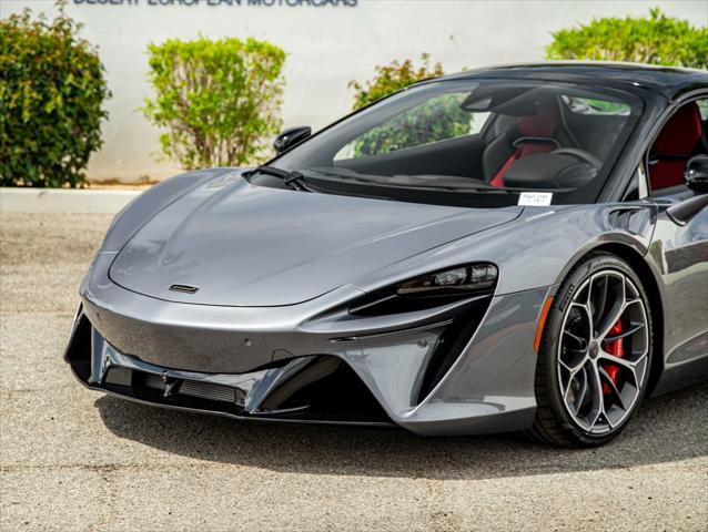 new 2025 McLaren Artura car, priced at $322,508