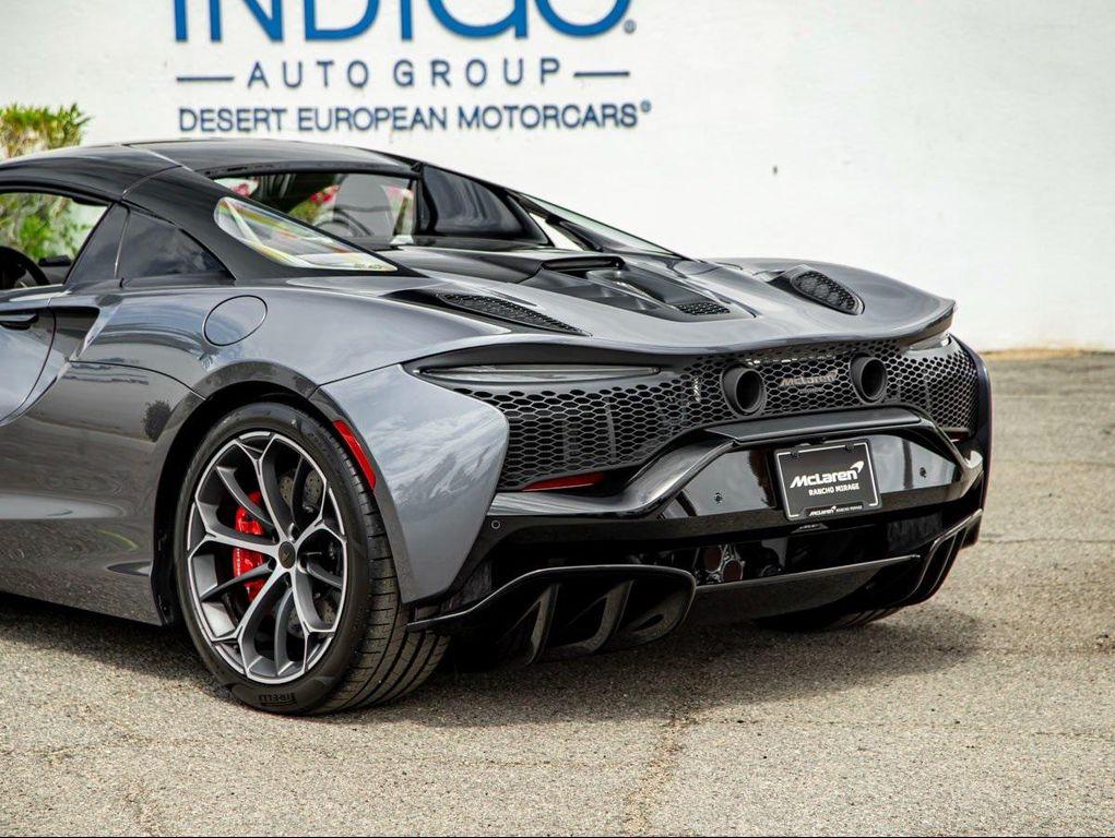 new 2025 McLaren Artura car, priced at $322,508