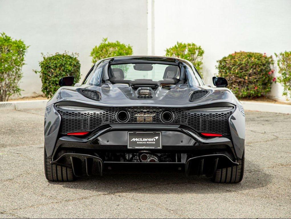 new 2025 McLaren Artura car, priced at $322,508