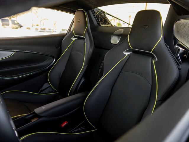new 2025 McLaren Artura car, priced at $330,208