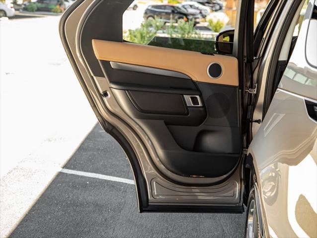 new 2025 Land Rover Discovery car, priced at $85,328