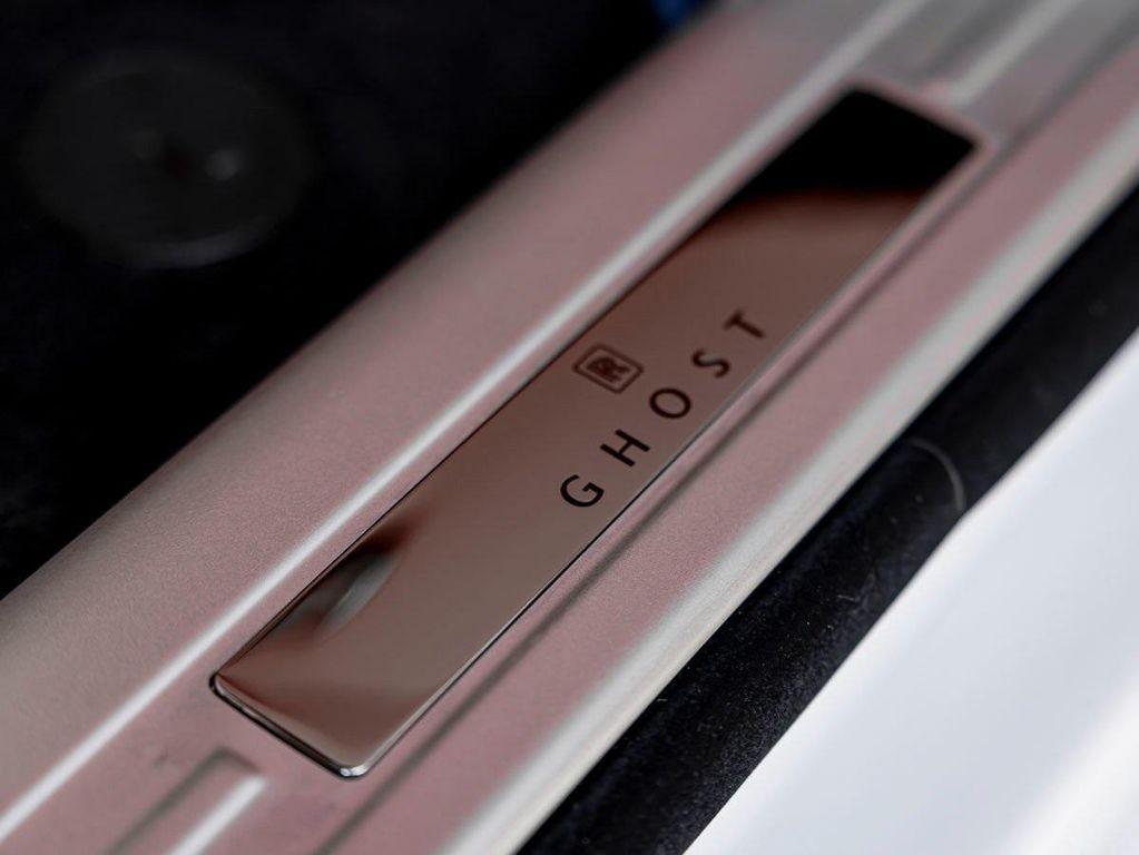 new 2025 Rolls-Royce Ghost car, priced at $433,750