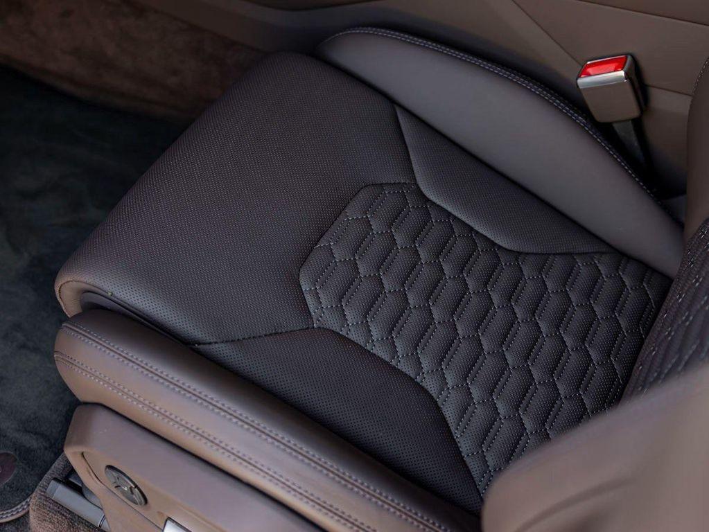 used 2024 Lamborghini Urus car, priced at $282,990