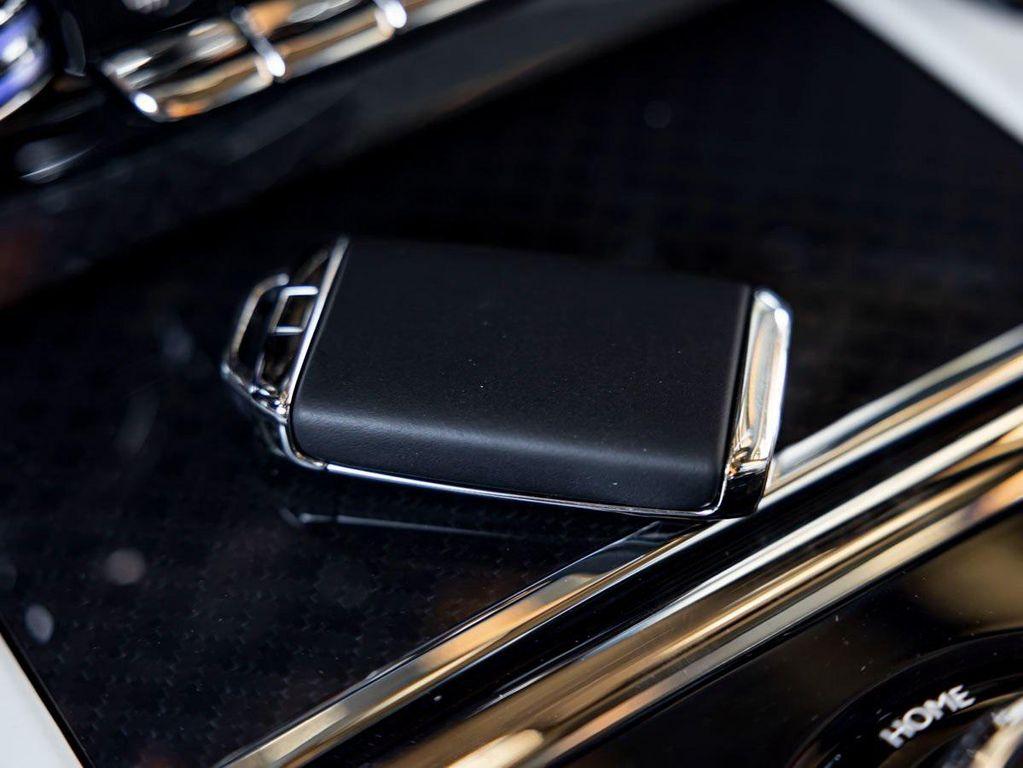 new 2025 Rolls-Royce Cullinan car, priced at $644,100