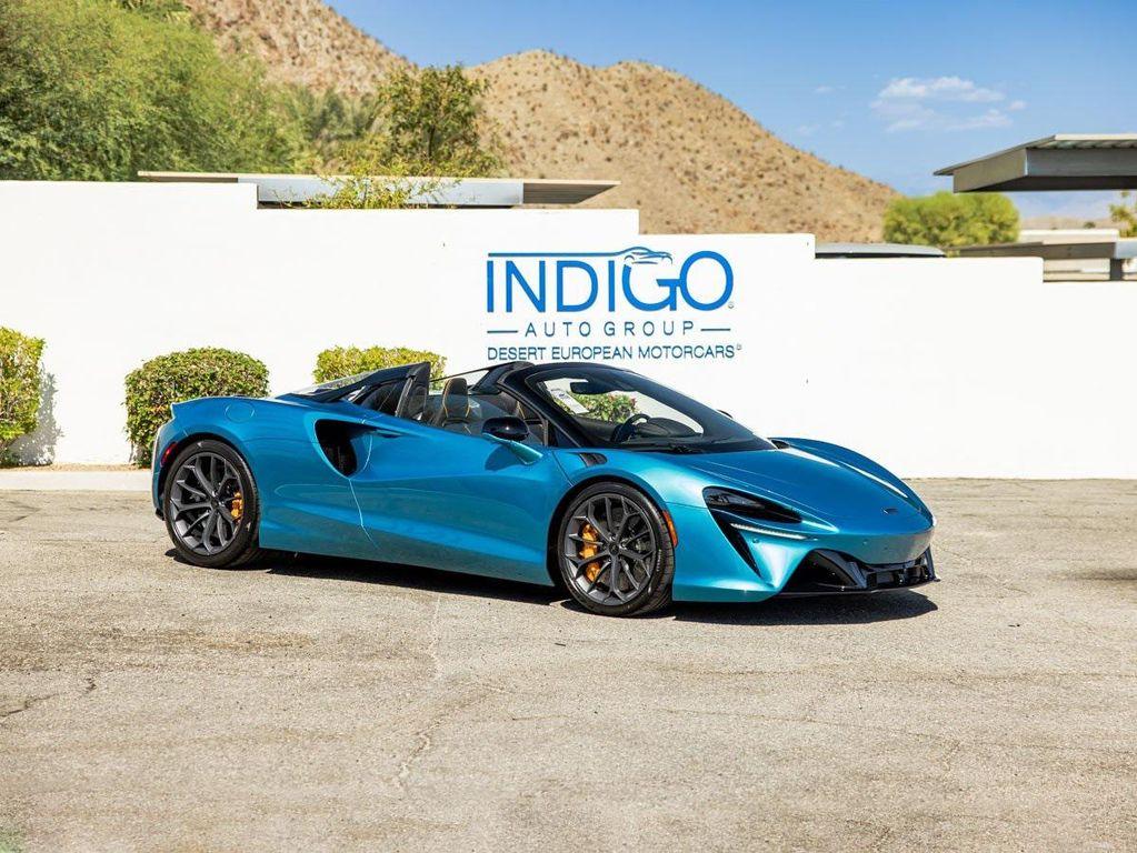 used 2025 McLaren Artura car