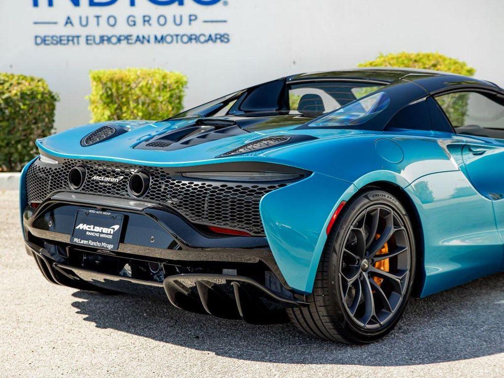 used 2025 McLaren Artura car