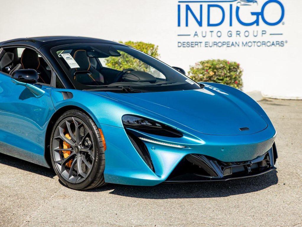 used 2025 McLaren Artura car
