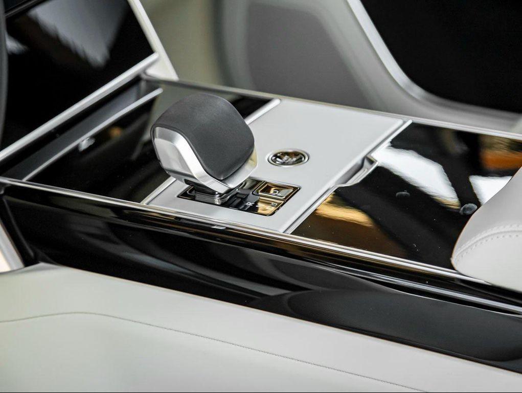 new 2025 Land Rover Range Rover car, priced at $119,185