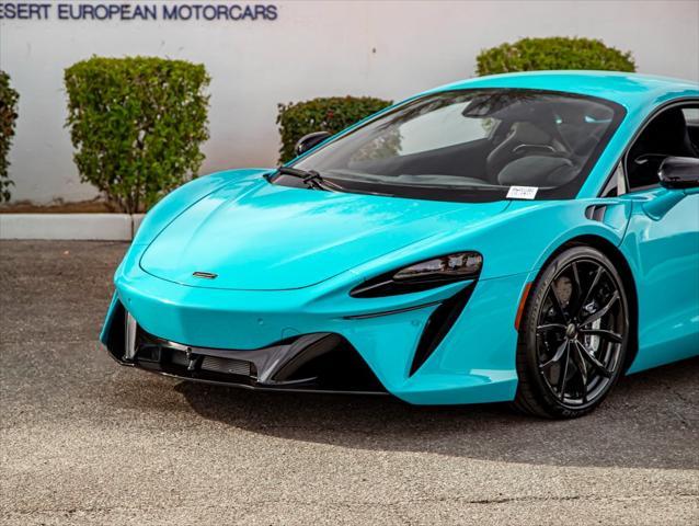 new 2025 McLaren Artura car, priced at $314,068