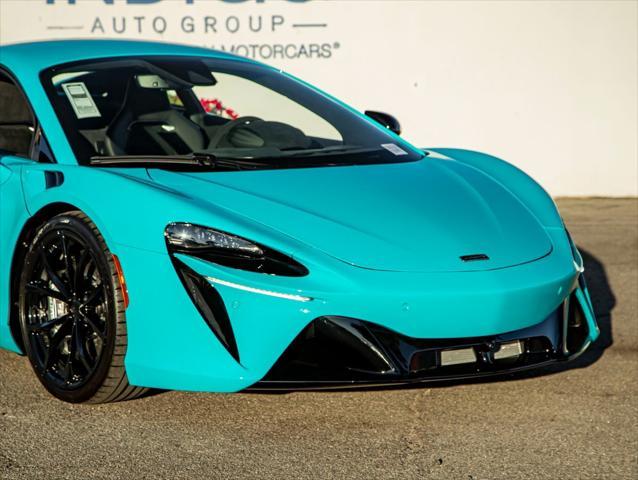 new 2025 McLaren Artura car, priced at $314,068