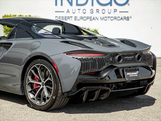 new 2025 McLaren Artura car, priced at $346,318