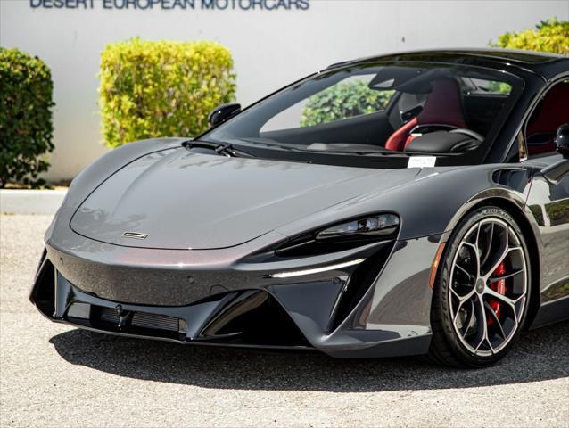 new 2025 McLaren Artura car, priced at $346,318
