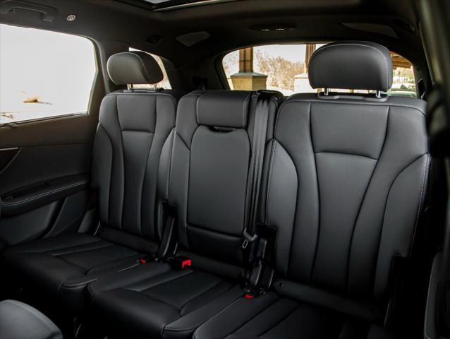 new 2025 Audi Q7 car, priced at $78,570